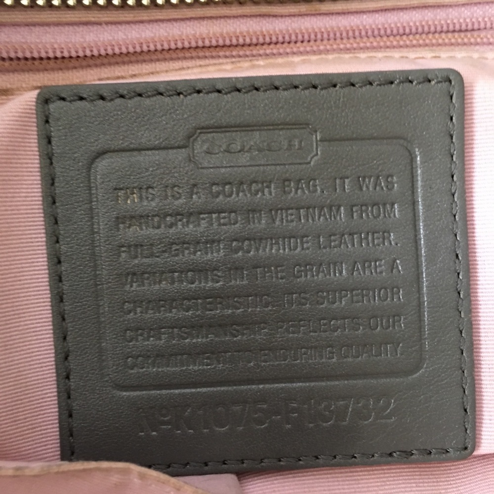 🤍🤍🤍Coach Soho Hamptons shoulder bag satchel. with wallet🤍🤍🤍 - Picture 4 of 16
